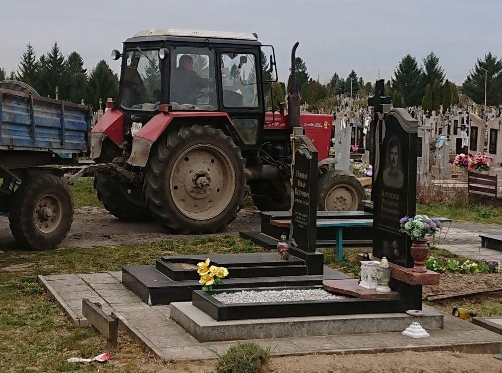 Кладовище біля Луцька розширять