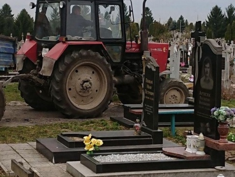 Кладовище біля Луцька розширять