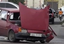 Відомий стан травмованих в аварії у Луцьку людей, яких вирізали з понівеченого авто