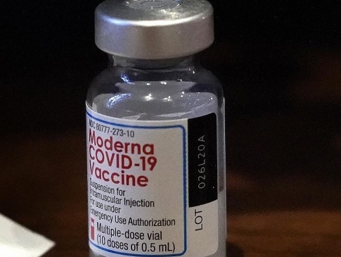 На Волині почнуть «змішувати» вакцини через дефіцит Модерни