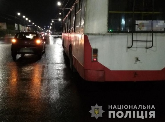 Що відомо про водія тролейбуса, якого збило авто в Луцьку