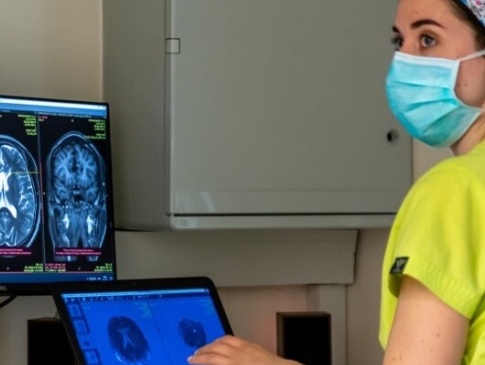 У дитячій лікарні в Луцьку працює нова лікарка-невролог зі Львова