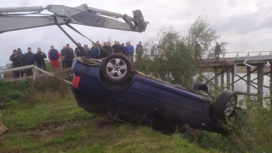 На Рівненщині 24-річний хлопець втопився в автомобілі