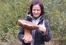 На Рівненщині жінка знайшла білого гриба вагою майже 2 кілограми