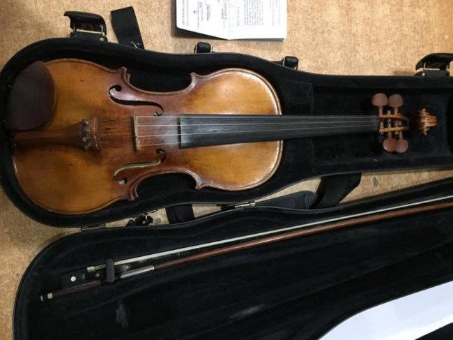 На волинській митниці вилучили німецьку скрипку 30-х років