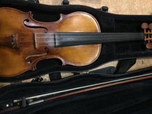На волинській митниці вилучили німецьку скрипку 30-х років