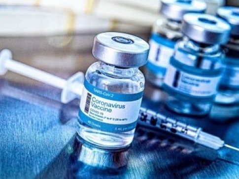 Польща тестує українську вакцину, вирощену на дріжджах