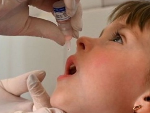 На Рівненщині невакцинованих від поліомієліту дітей не пускатимуть у школи і дитсадки