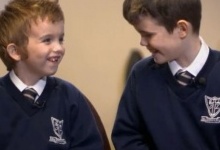 9-річний британець створив застосунок для спілкування з братиком-аутистом