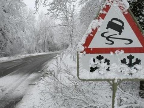 Увага, небезпека на дорогах: 2–3 грудня в Україні очікується мокрий сніг