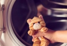 На Рівненщині 3-річна дитина засунула руку у ввімкнену пральну машину
