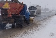 На Волині понад півсотні машин чистять дороги від снігу