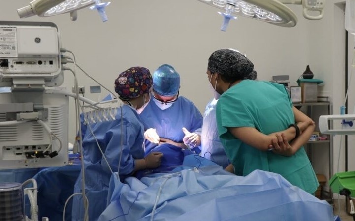 У Львові пацієнту вперше заморозили серце під час операції