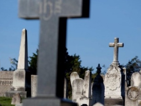 Ночував на кладовищі: знайшли пенсіонера, який зник у Луцьку