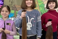 У Луцьку учениці віддали своє волосся на перуки для діток з онкологією