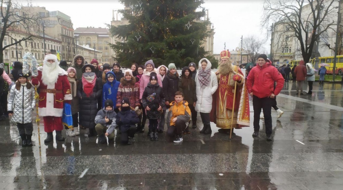 Юні туристи з Волині зустріли свята в Карпатах