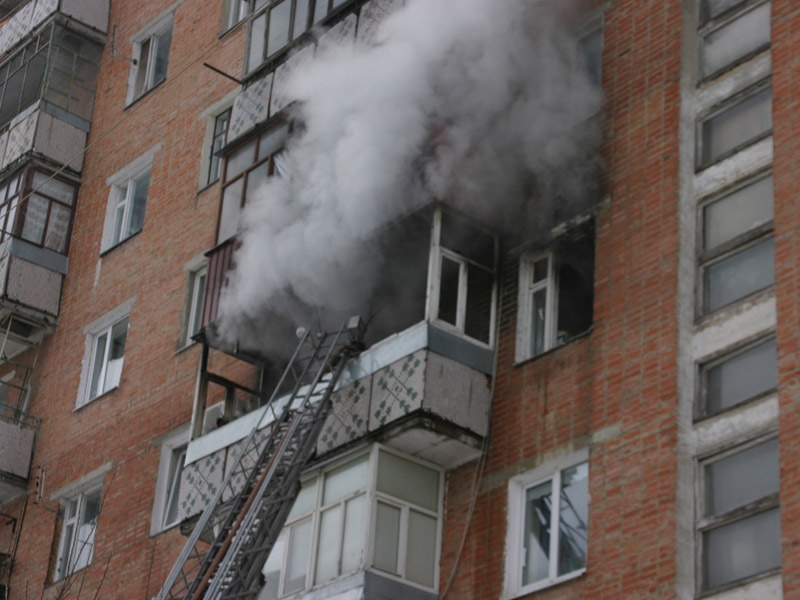 У Луцьку через обмежувачі пожежні не змогли проїхати до будинку
