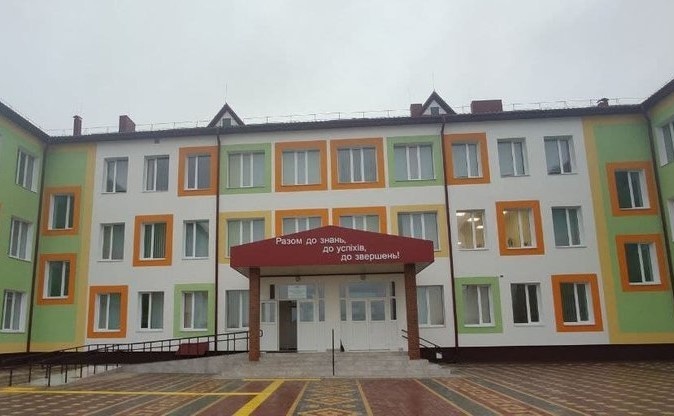 У Луцькому районі підтоплює новозбудовану школу