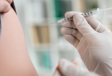 Українців кличуть на третю вакцинацію