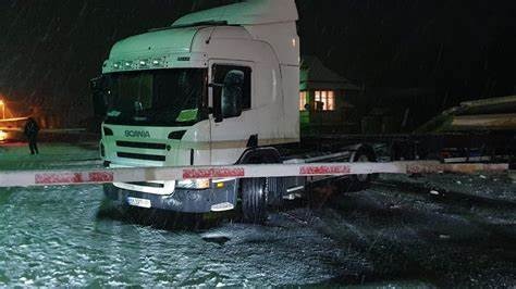 Водій вантажівки свідомо поїхав під потяг: подробиці ДТП на Рівненщині