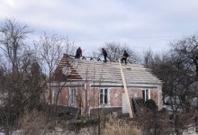На Волині багатодітній родині допомогли відновити будинок після пожежі
