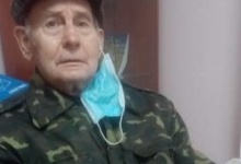 У Луцьку 81-річний дідусь пройшов справжні муки, щоб отримати «ковідну» тисячу на ліки