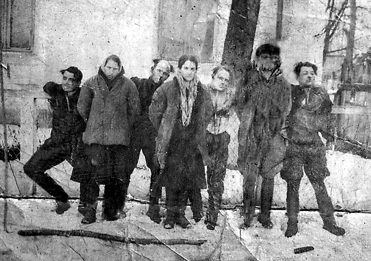 На фото: живі і вбиті повстанці з Шубківських хуторів