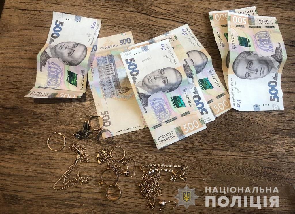 На Волині умовно покарали жінку, яка винесла з будинку 35 тисяч гривень