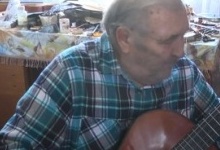80-річний чоловік з Волині реставрує скрипки