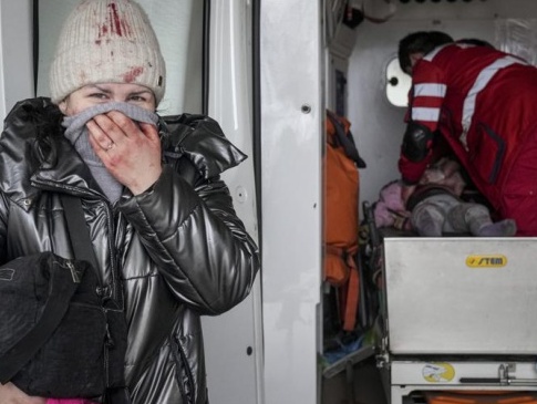 Лікарі плакали, коли на їхніх руках помирала поранена росіянами дівчинка