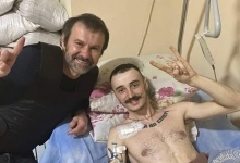 Пораненого волинянина у госпіталі провідав Славко Вакарчук