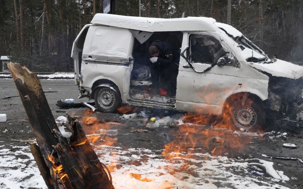 Окупанти обстріляли автобус на Харківщині: загинули 7 осіб