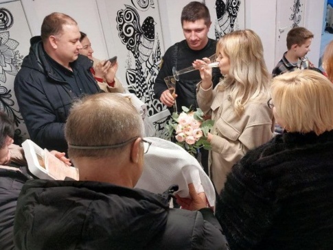 В Україні вперше у бомбосховищі зареєстрували шлюб