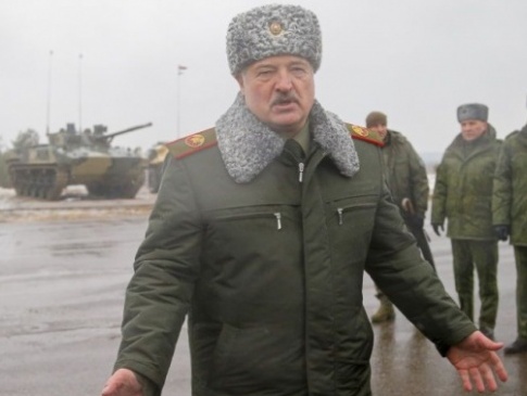 У Білорусі чоловіки масово втікають за кордон, аби не воювати проти українців