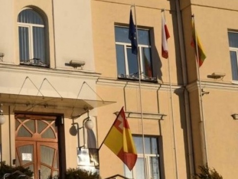 Над Луцькрадою підняли прапори Польщі та Литви