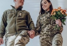 На Волині одружилися військові, які удвох захищають країну