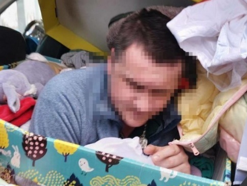 На кордоні затримали українця, який ховався у «пакунку малюка»