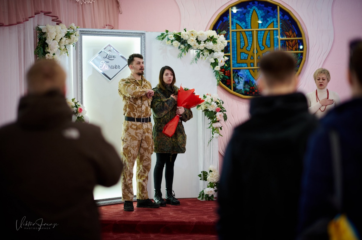 На Рівненщині одружилися військовий та волонтерка