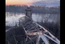 У Чернігові рашисти розбомбили міст, який вів до Києва