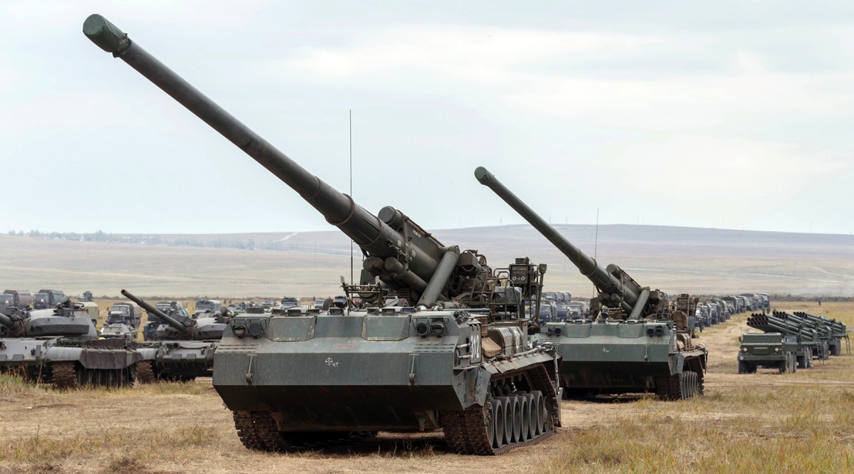 РФ стягує додаткову артилерію до українського кордону