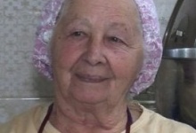 81-річна переселенка з Києва взялася за волонтерство у Луцьку