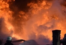 Пожежу на нафтобазі у Луцьку повністю загасили