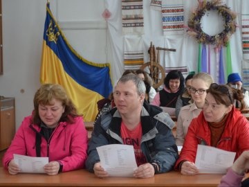 «Тест на паляницю»: у Луцьку пройшла перша зустріч розмовного клубу української