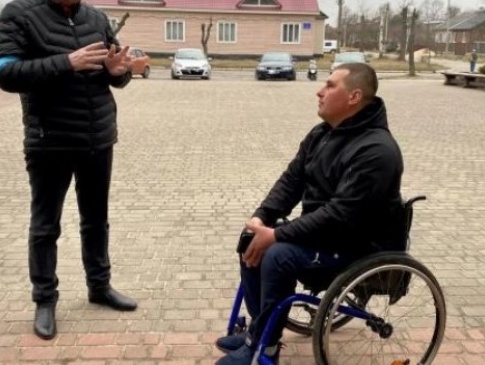 На Рівненщині чоловік з інвалідністю вступив до тероборони та чергує на блокпостах