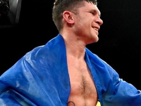 Український боксер продасть на аукціоні бойові шорти для підтримки ЗСУ