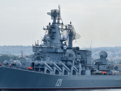 Ракетний крейсер «Москва» затонув під час рятувальної операції