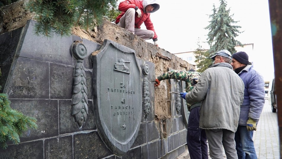 У місті на Волині зносять радянські пам'ятники