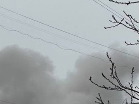 Окупанти вдарили ракетами по Одесі: горить житловий будинок