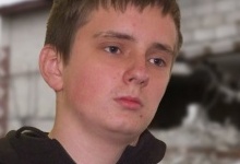 14-річний хлопчик з Чернігова рятував маму з-під завалів будинку і нині збирає гроші на її лікування