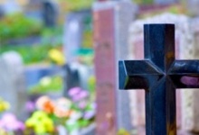 Українців застерігають не йти на кладовища у Провідну неділю